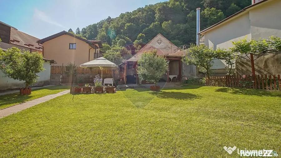 Casă cu 6 camere cu Teren 700 Mp în Ultracentral