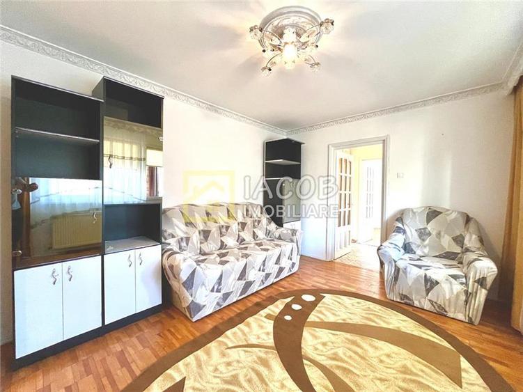 Apartament cu 2 camere semidecomandat, mobilat în Cornișa