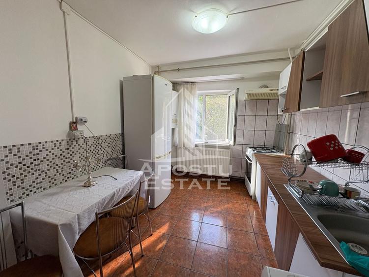 Apartament cu 2 camere decomandat, mobilat în Lipovei