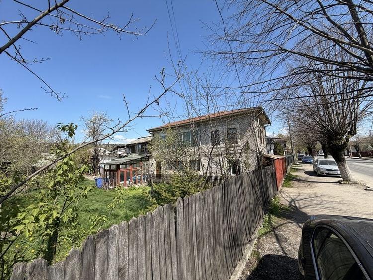 Casă cu 4 camere decomandat cu Teren 363 Mp în Central