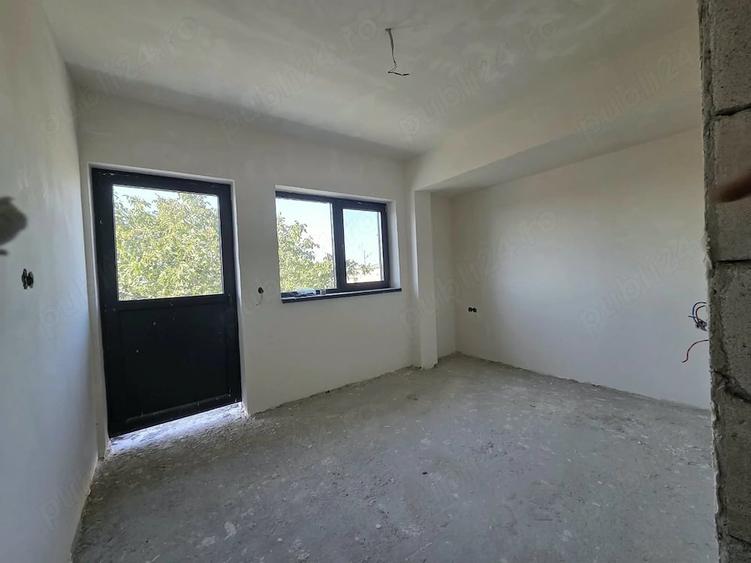Casă cu Teren 300 Mp în Central