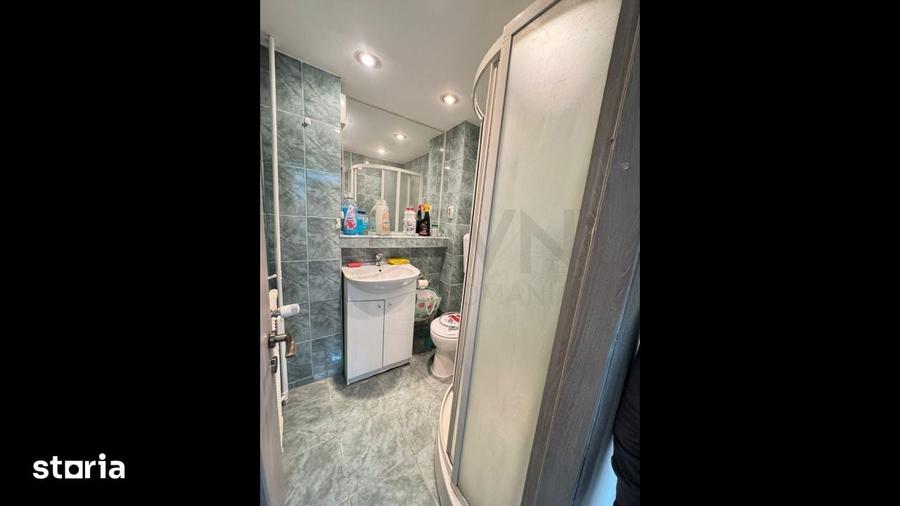 Apartament cu 3 camere decomandat în Vitan