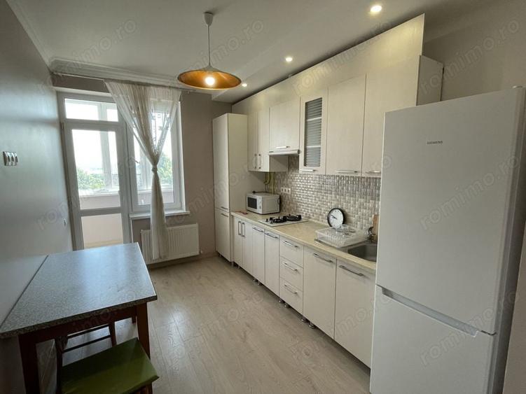Apartament cu 2 camere decomandat în Politehnica