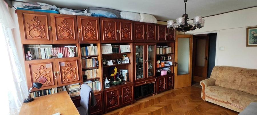 Apartament cu 4 camere decomandat, mobilat în Turda