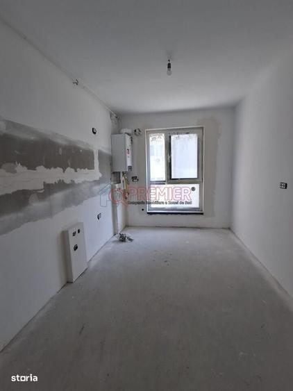 Apartament cu 4 camere în Apărătorii Patriei