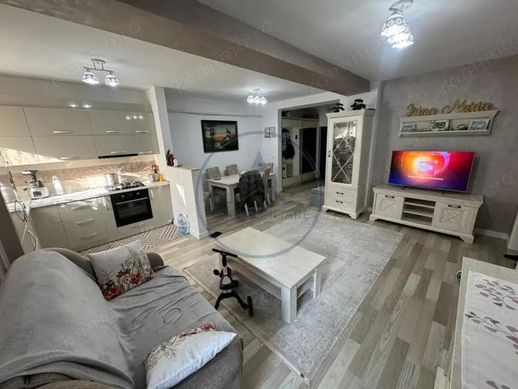 Apartament cu 3 camere decomandat în Calea Moldovei