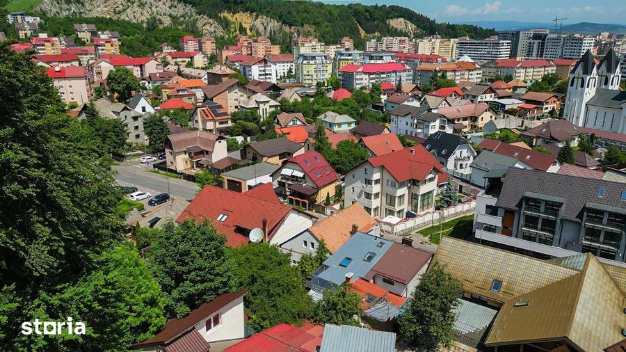 Casă cu 5 camere cu Teren 353 Mp în Valea Cetății