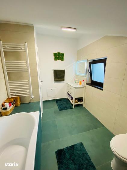Casă cu 5 camere cu Teren 377 Mp în Rediu
