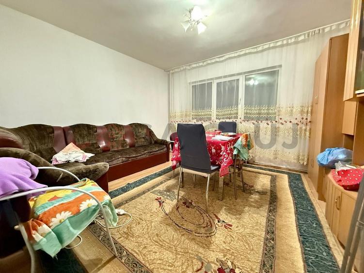 Apartament cu 4 camere semidecomandat, mobilat în Mănăștur