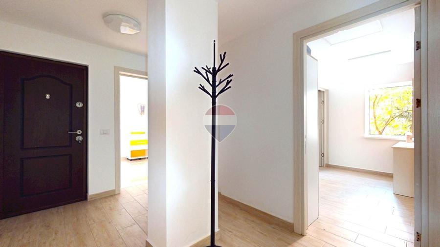 Apartament cu 2 camere decomandat în Calea București