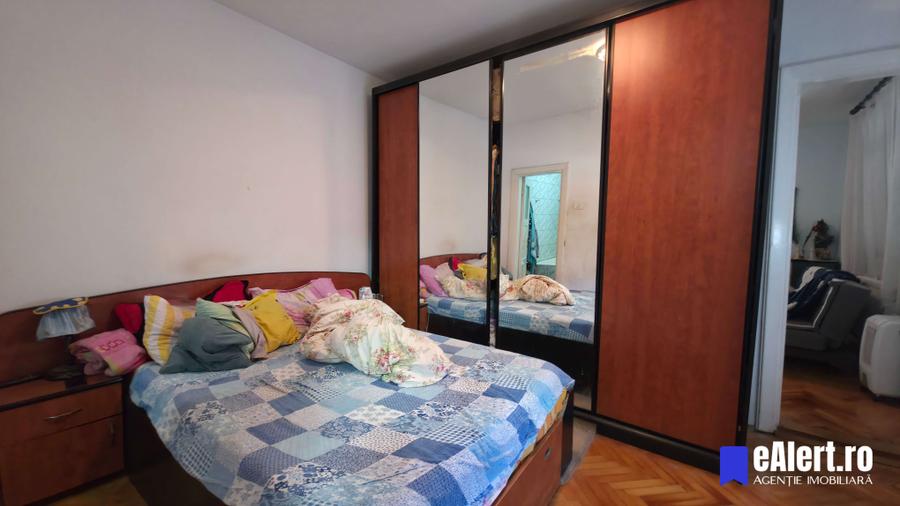 Casă cu 3 camere cu Garaj în Vatra Luminoasă