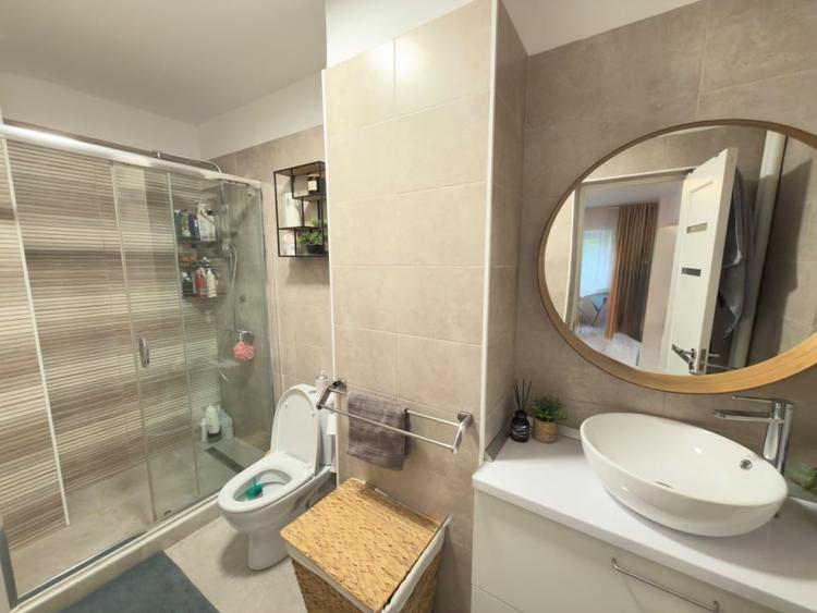 Apartament cu 2 camere decomandat, mobilat în Republicii