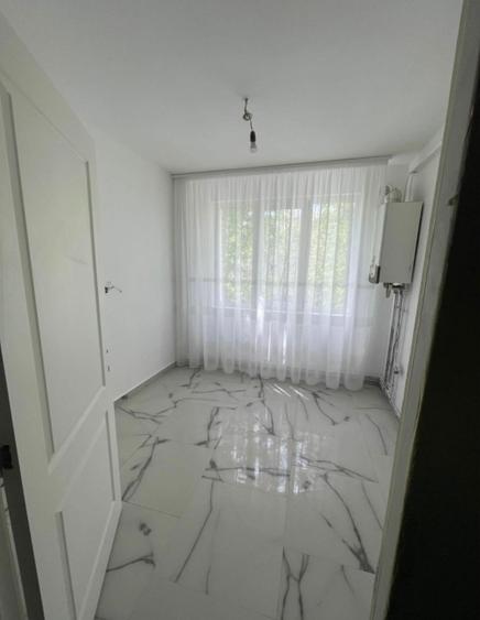Apartament cu 3 camere decomandat în Alexandru cel Bun