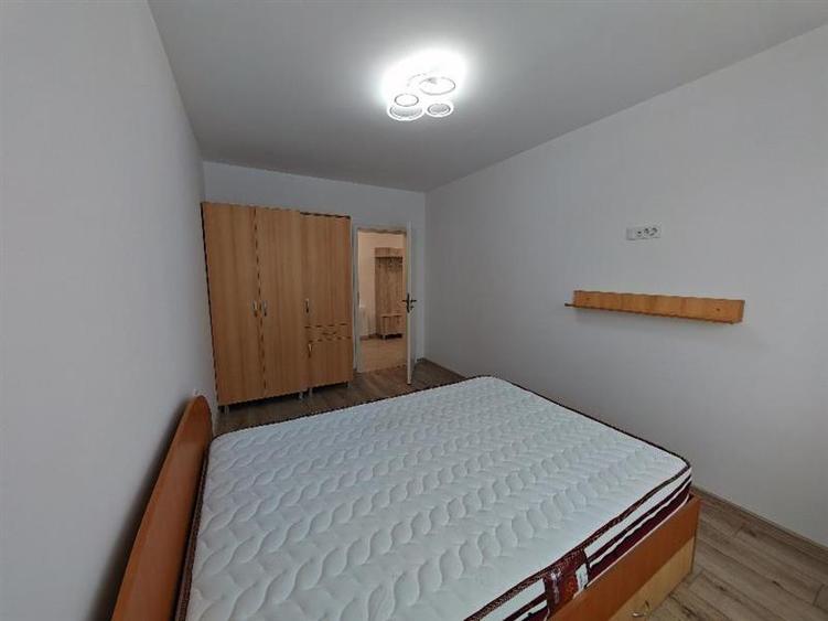 Apartament cu 3 camere decomandat, mobilat în Bartolomeu
