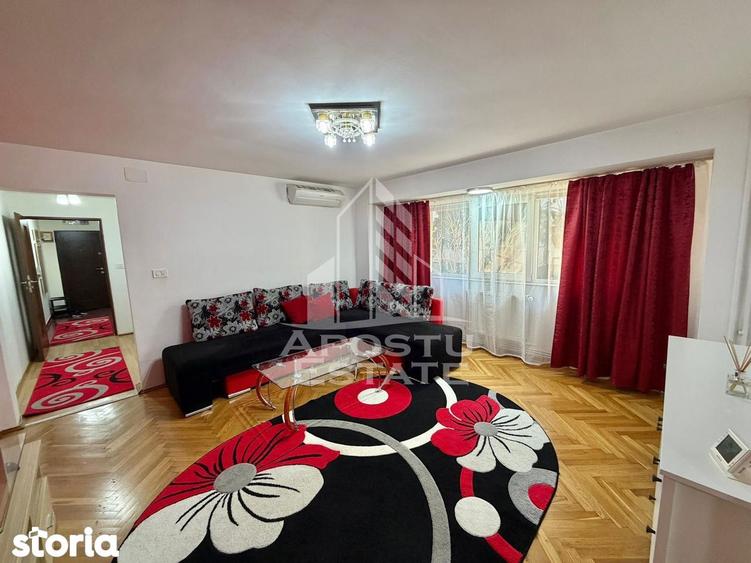Apartament cu 3 camere, mobilat în Girocului