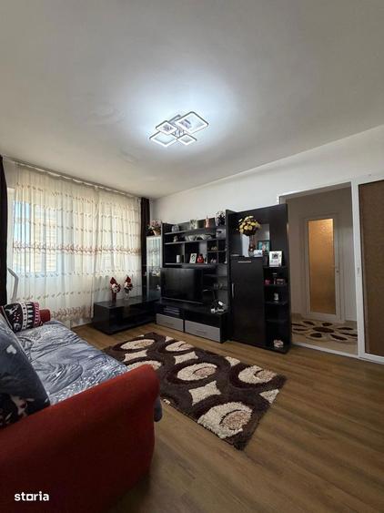 Apartament cu 2 camere semidecomandat, mobilat în Central