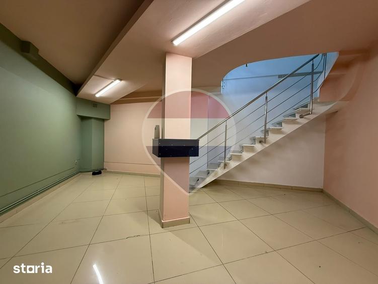 Spațiu comercial, de 74 mp, în Central