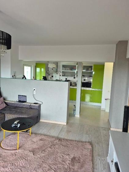 Apartament cu 2 camere decomandat în Drumul Taberei