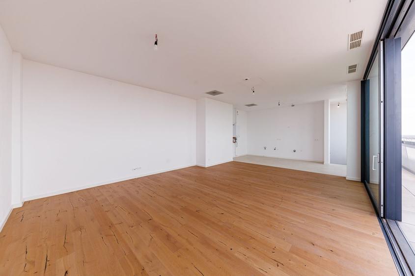 Apartament cu 3 camere decomandat în Complex Studențesc