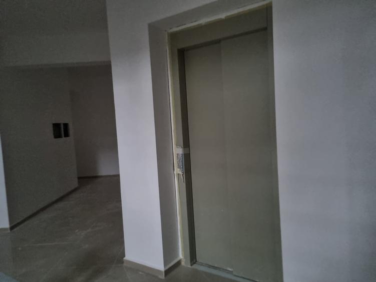 Apartament cu 5 camere decomandat în Militari