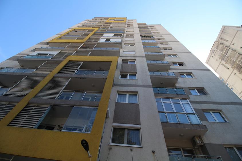 Garsonieră semidecomandată în Titan