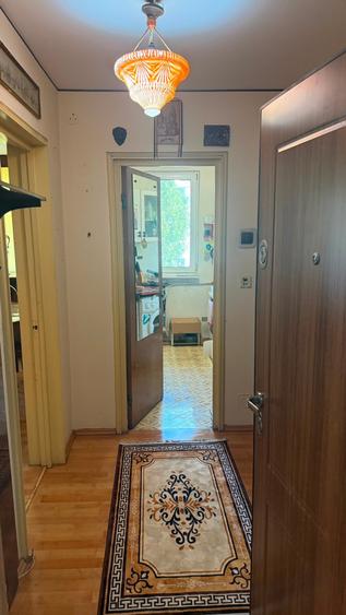 Apartament cu 2 camere semidecomandat în Berceni