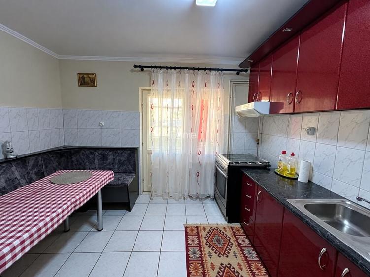 Vanzare Apartament 4 camere
