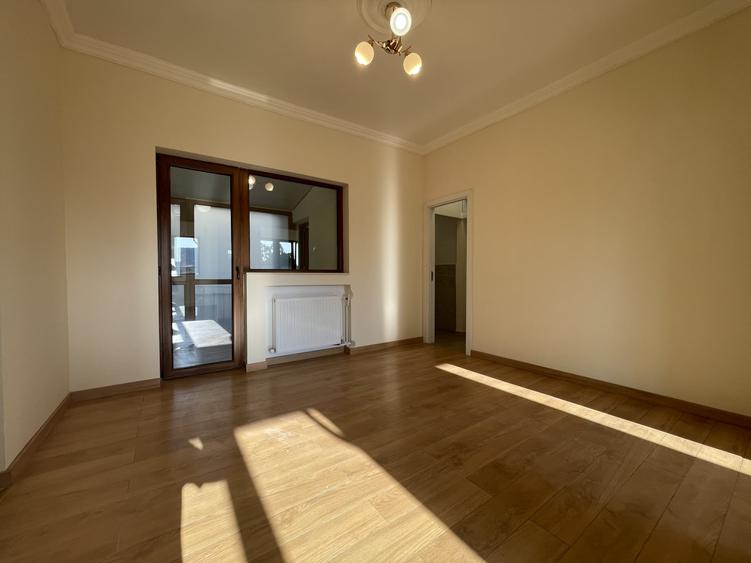 Apartament cu 2 camere semidecomandat în Armeneasca