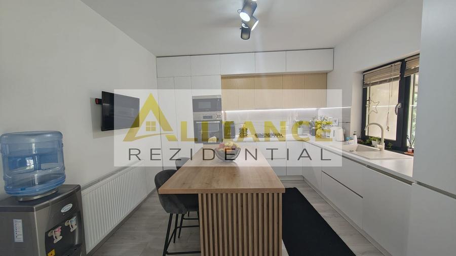 Casă individuală cu 4 camere cu Canalizare în Berceni