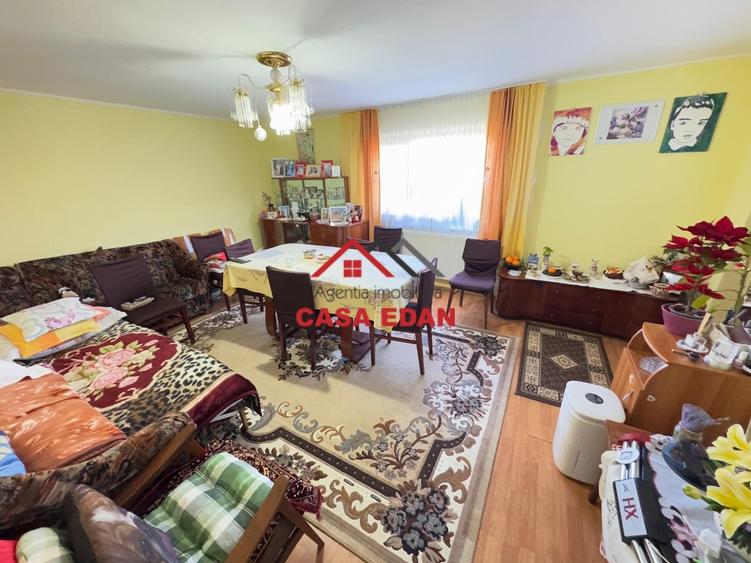 Casă individuală cu 7 camere cu Teren 287 Mp în Câmpina