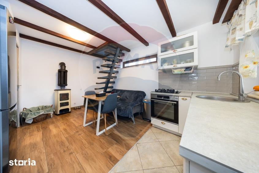 Casă cu 5 camere cu Teren 500 Mp în Central