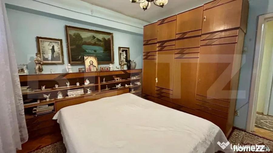 Apartament cu 4 camere decomandat în Dacia
