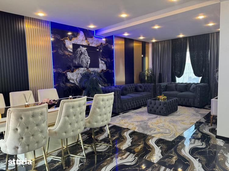 Casă cu 7 camere cu Teren 500 Mp în Central
