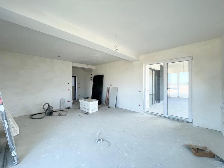 Apartament cu 3 camere decomandat în Moșnița Veche