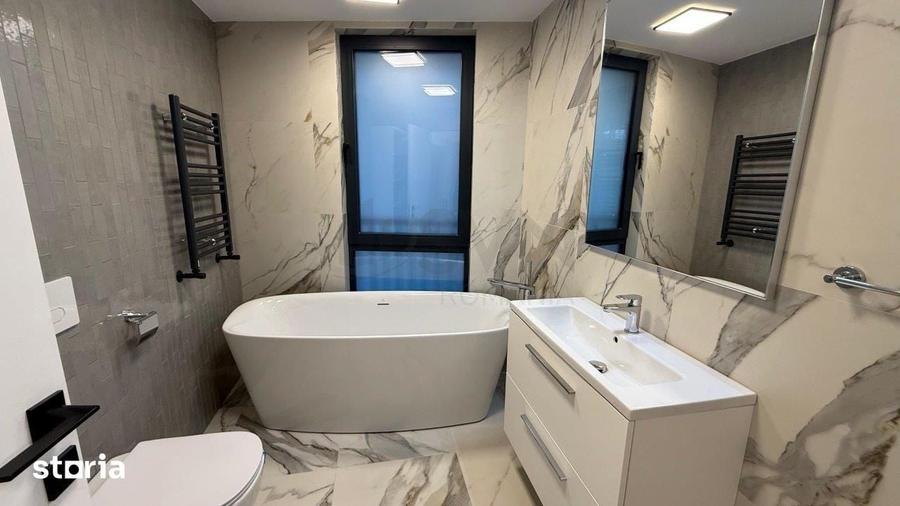 Apartament cu 7 camere în Tei