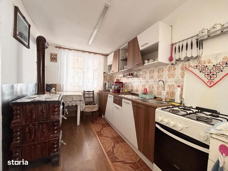Casă cu 3 camere cu Teren 500 Mp în Central