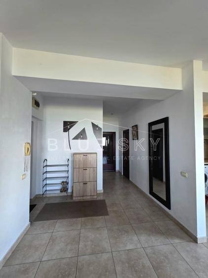 Apartament cu 3 camere decomandat, mobilat în Central