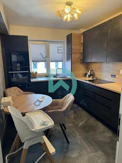 Apartament cu 3 camere decomandat, mobilat în Tractorul