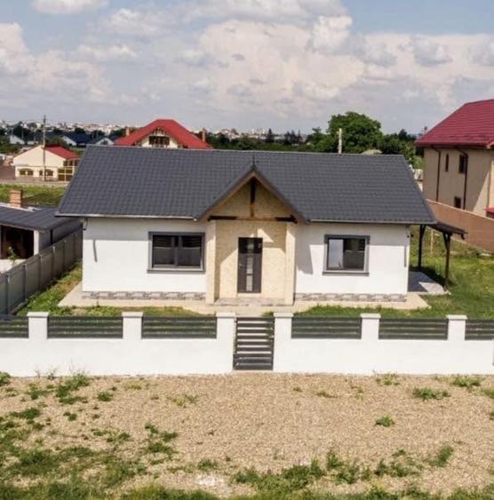 Casă cu 3 camere în Horia
