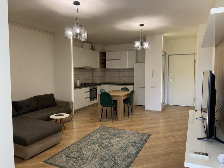Apartament cu 3 camere decomandat, mobilat în Pipera