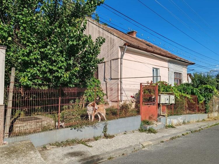 Casă cu 3 camere în Dâmbul Rotund
