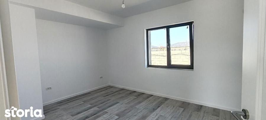 Casă cu 4 camere cu Teren 500 Mp în Clinceni