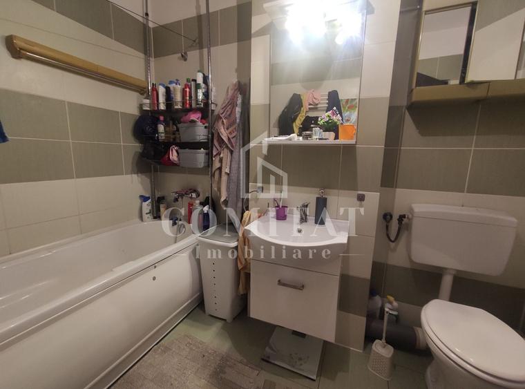 Apartament cu 2 camere decomandat, mobilat în Florești