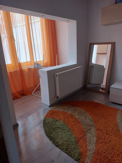 Garsonieră decomandată în Petros