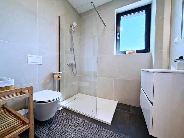 Casă cu 4 camere cu Canalizare în Pipera