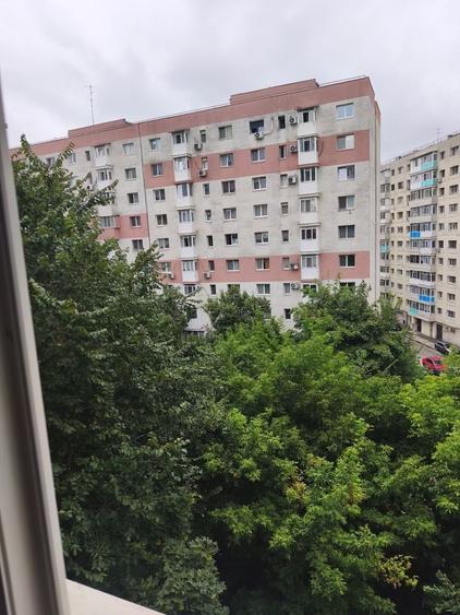 Apartament cu 2 camere semidecomandat în Crâng