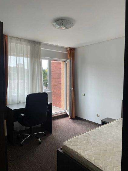 Apartament cu 4 camere decomandat în 7 Noiembrie