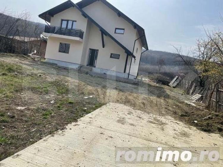 Casă cu 4 camere cu Teren 500 Mp în Bârnova