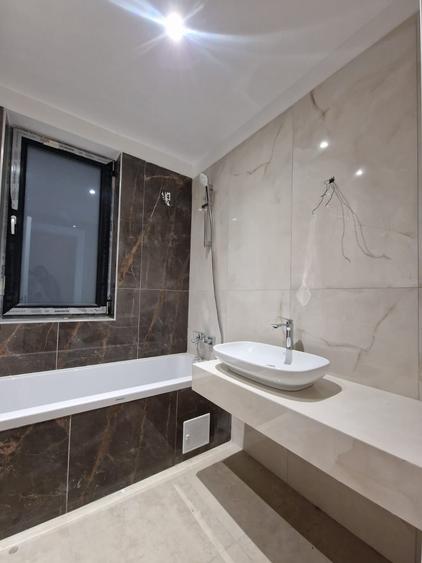 Apartament cu 3 camere semidecomandat în Pipera