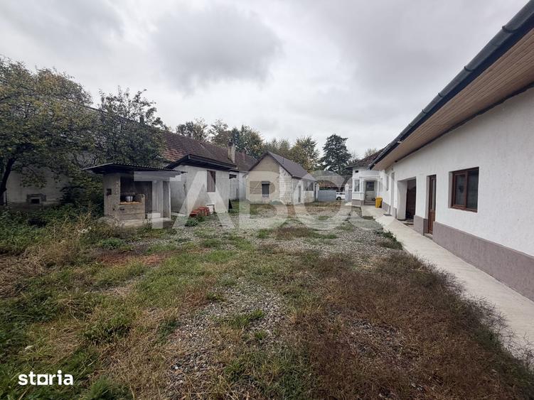 Casă cu 8 camere cu Teren 5724 Mp în Recea